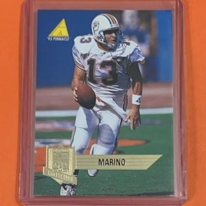 Dan Marino #12 1995 Pinnacle Club Collection Football Trading Card